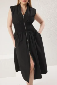 Trendyol Curve Black Sleeveless Zippered Weaving Plus Size Dress - Image 3