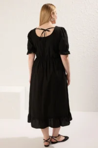 Trendyol Curve Black Square Neck Back Binding Detailed Weaving Plus Size Dress - Image 5