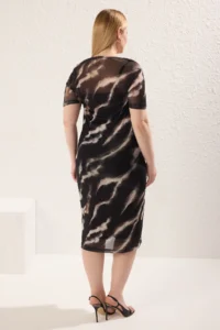 Trendyol Curve Multicolored animals Patterned Tulle Lined Knitting Plus Size Dress - Image 5