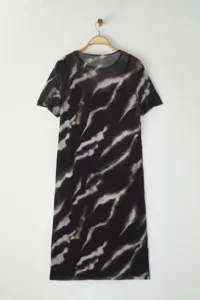 Trendyol Curve Multicolored animals Patterned Tulle Lined Knitting Plus Size Dress - Image 9