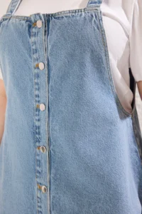 Trendyol Curve Mavi Front buttoned Sleeveless 100% Cotton Non-Stretch denim Plus Size Dress - Image 4