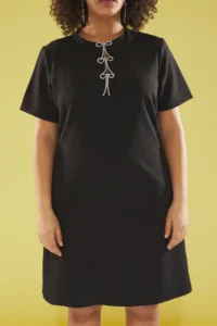 Trendyol Curve Black Stone Fiyonk with accessories Short Sleeve Mini Weaving Plus Size Dress - Image 3