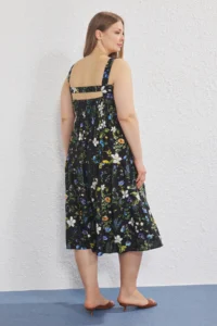Trendyol Curve Black Floral Sleeveless Midi Summer Weaving Plus Size Dress - Image 4