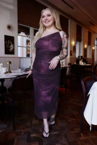 Trendyol Curve Burgundy Single Arm Fitted Accessory Detailed Tulle Flexible Knitting Pen Dress