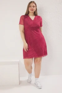 Trendyol Curve Burgundy Plaid/Checkered V-neck Mini Tulle Knitting Plus Size Dress - Image 2