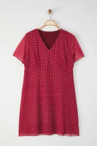 Trendyol Curve Burgundy Plaid/Checkered V-neck Mini Tulle Knitting Plus Size Dress - Image 5