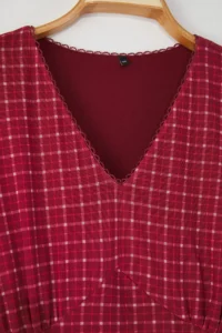 Trendyol Curve Burgundy Plaid/Checkered V-neck Mini Tulle Knitting Plus Size Dress - Image 6