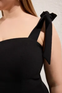Trendyol Curve Black A-Cut Strap Binding Detailed Weaving Evening Gown Gece Graduation Dress - Image 3