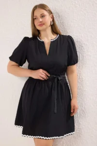 Trendyol Curve Black Kontrast Piped Kurdeleli Weaving Plus Size Dress - Image 2