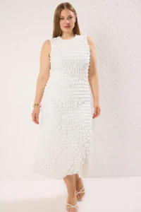 Trendyol Curve White Plain textured A Cut/Life Form Crew Neck textured Maxi Dress - Image 2