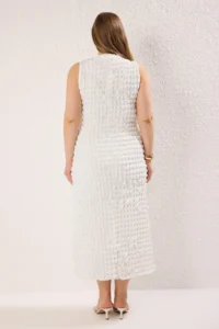 Trendyol Curve White Plain textured A Cut/Life Form Crew Neck textured Maxi Dress - Image 4