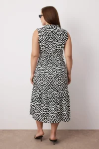 Trendyol Curve Black Geometric Printed Zero Sleeve V-neck Ruffled Skirt Midi Knitting Dress - Image 4