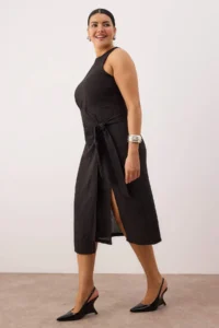 Trendyol Curve Black Slit and Binding Detailed Flannel Midi Weaving Plus Size Dress - Image 2
