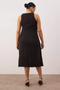 Trendyol Curve Black Slit and Binding Detailed Flannel Midi Weaving Plus Size Dress - Image 4