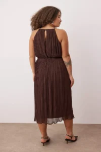 Trendyol Curve Brown bodycon Maxi Size Siphon Weaving Plus Size Dress - Image 4