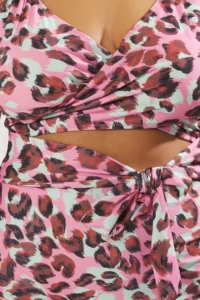 Trendyol Curve Multicolored Deep V Cut Out Detailed Leopard Patterned Plus Size Swimsuit - Image 4