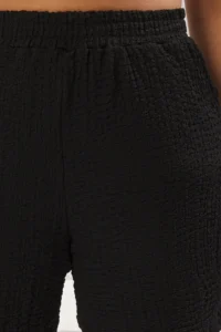 Trendyol Curve Black relaxed Fit textured Material Plus Size Knitting Shorts & Bermuda - Image 3