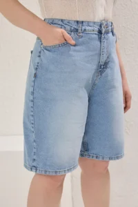 Trendyol Curve Light Blue Yüksel Waist Straight Fit 100% Cotton Non-Stretch Denim Plus Size Shorts - Image 3