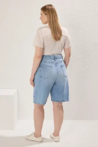 Trendyol Curve Light Blue Yüksel Waist Straight Fit 100% Cotton Non-Stretch Denim Plus Size Shorts - Image 4