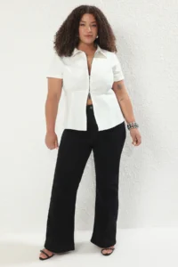 Trendyol Curve Ecru Short Sleeve Fonksiyonel Zippered Weaving Plus Size Shirt