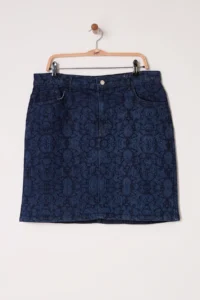 Trendyol Curve Dark Blue Ethnic Patterned Mini denim Plus Size Skirt - Image 5