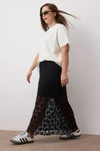 Trendyol Curve Black Lace A-line Mini Lined Plus Size Skirt - Image 4