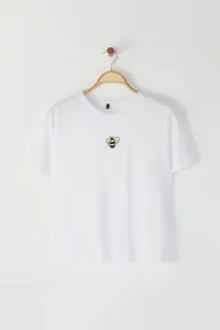 Trendyol Curve White 100% Cotton Embroidered Crop Crew Neck Knitting T-Shirt - Image 6