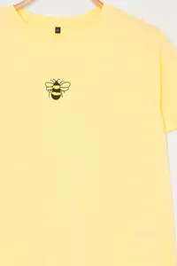 Trendyol Curve Yellow Crew Neck Embroidered Crop Knitting Plus Size T-Shirt - Image 6