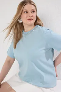 Trendyol Curve Mavi Stoned Collar Relaxed Fit 100% Cotton Knitting Plus Size T-Shirt - Image 2