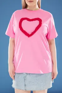 Trendyol Curve Pink Front Frilly Heart Detailed Relaxed Fit Plus Size T-Shirt - Image 3