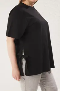Trendyol Curve Black Yanda Fiyonk Binding Detailed relaxed Fit Plus Size T-Shirt - Image 3