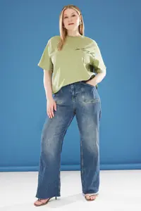 Trendyol Curve Khaki Loose Fit with pocket Fiyonk Detailed Plus Size T-Shirt - Image 2