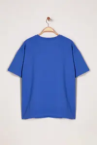 Trendyol Curve Saks Blue Wide Pattern Printed 100% Cotton Plus Size Knitting T-Shirt - Image 7