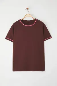 Trendyol Curve Brown Crew Neck Biye Detailed Basic Plus Size T-Shirt - Image 5