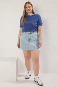 Trendyol Curve Indigo Crew Neck Biye Detailed Basic Plus Size T-Shirt