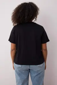 Trendyol Curve Black Regular Fit Crop Plus Size T-Shirt - Image 3