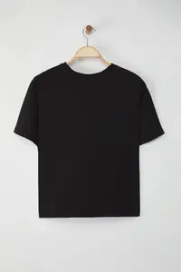 Trendyol Curve Black Regular Fit Crop Plus Size T-Shirt - Image 9