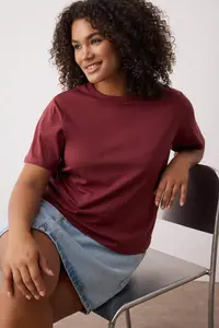 Trendyol Curve Burgundy Regular Fit Crop Plus Size T-Shirt - Image 2