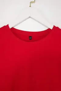 Trendyol Curve Red Regular Fit Crop Plus Size T-Shirt - Image 2