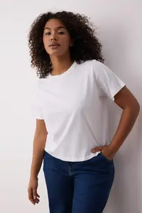Trendyol Curve White Regular Fit Crop Plus Size T-Shirt - Image 2