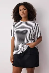 Trendyol Curve Black-White 3 Sets Paket Plus Size T-Shirt - Image 2