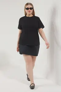 Trendyol Curve Black Stone Accessory Detailed Regular Pattern Plus Size Knitting T-Shirt - Image 2