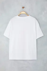 Trendyol Curve White 100% single jersey Printed Oversized/Rahat Cut Knitting Plus Size T-Shirt - Image 8