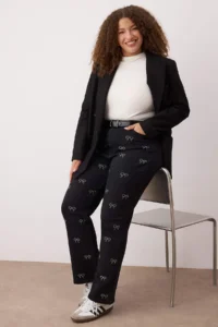 Trendyol Curve Black High Waist comfort Straight Fit plus size jeans - Image 2