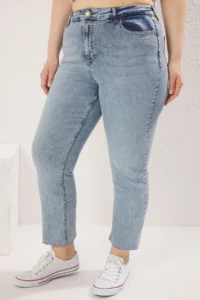 Trendyol Curve Light Blue High Waist Straight Fit comfort/Middle Flexible Plus Size jeans - Image 3