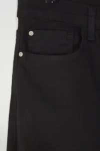 Trendyol Curve Solmayan Black High Waist Plus Size Straight Fit jeans - Image 7