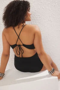 Trendyol Curve Black Heart Accessory Detailed Sleeveless Plus Size Bikini Top - Image 4