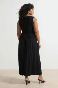 Trendyol Curve Black Crew Neck Gather Detailed Maxi Size Knitting Plus Size Dress - Image 3