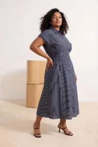Trendyol Curve Navy Blue Striped Gipelli Midi Weaving Plus Size Shirt Dress - Image 4