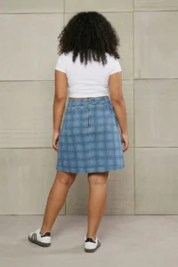 Trendyol Curve Mavi High Waist Plaid Patterned pleated Arched 100% Cotton Non-Stretch denim Skirt - Image 3